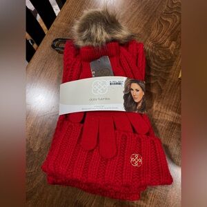 NWT Daisy Fuentes Red Knit Scarf & Gloves Set